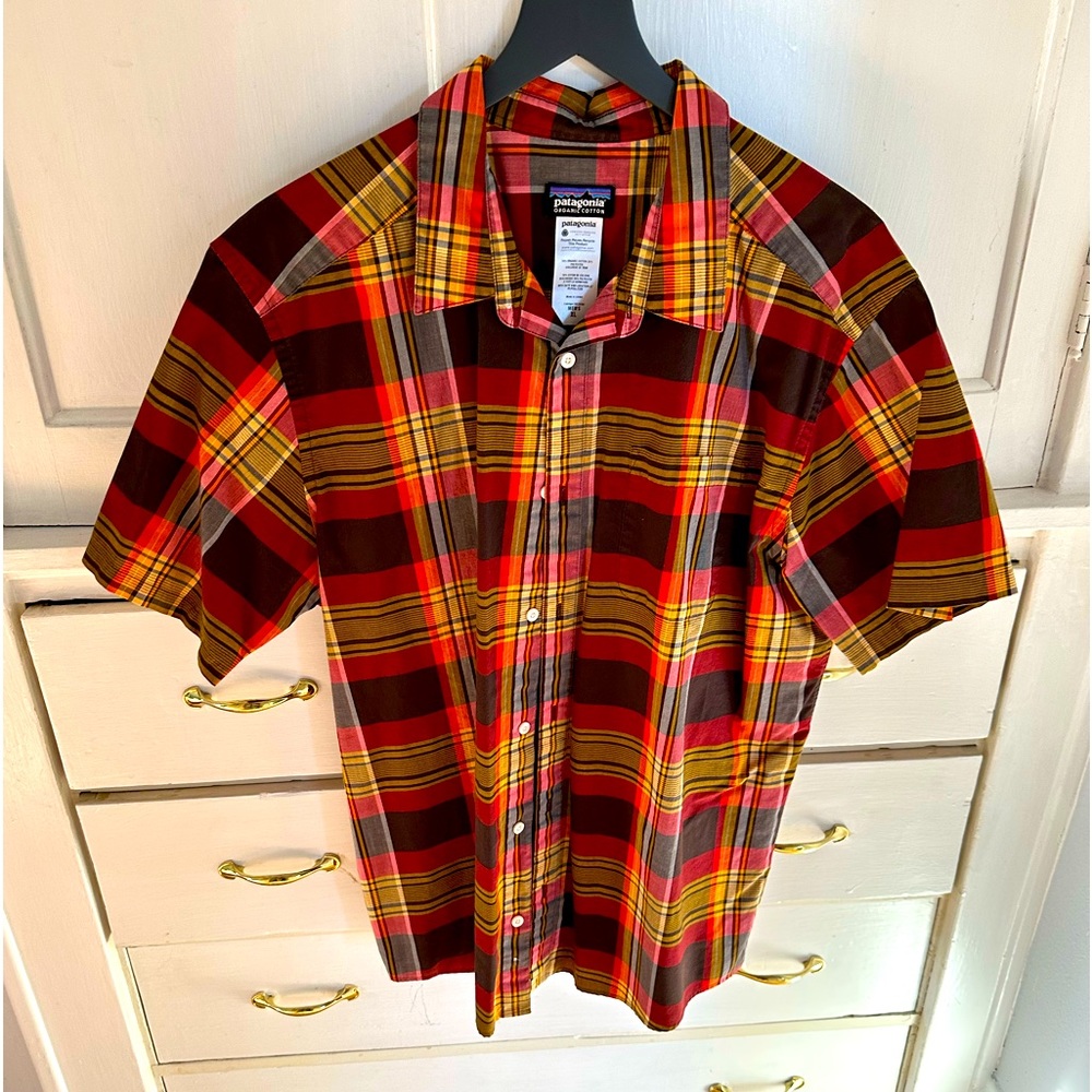 XL Patagonia Short Sleeve Shirt…… can wear anytime but great fall colors!!